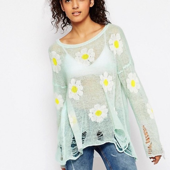 Wildfox Sweaters - Wildfox Daisy Sweater Size Small Distressed Blue